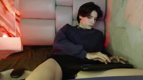 Snapshot of apolo01_ chatting on October 13, 9:59 pm Apolo online show from October 13, 9:59 pm