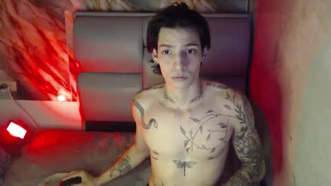 Snapshot of apolo01_ chatting on October 16, 12:11 am Apolo online show from October 16, 12:11 am