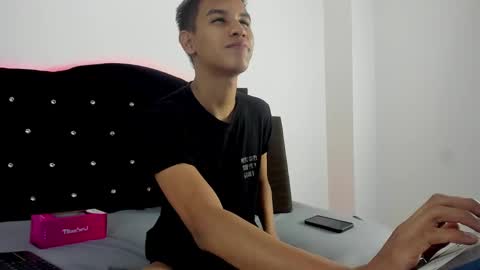 Snapshot of apolo1402 chatting on December 26, 10:52 pm Apolo online show from December 26, 10:52 pm