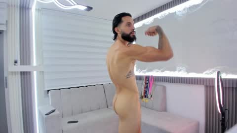 Snapshot of apolo_bianco_ chatting on February 28, 7:05 am APOLO online show from February 28, 7:05 am