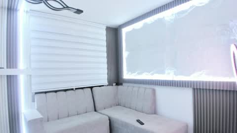 Snapshot of apolo_bianco_ chatting on March 6, 5:03 am APOLO online show from March 6, 5:03 am