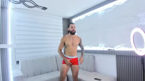 Snapshot of apolo_bianco_ chatting on March 9, 1:35 am APOLO online show from March 9, 1:35 am