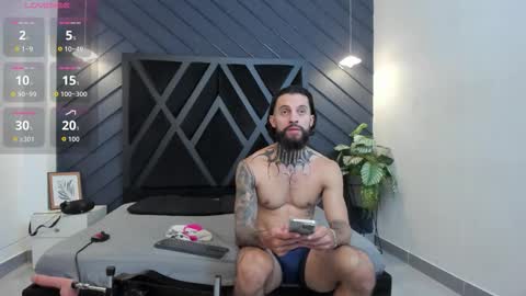 Snapshot of apolo_bianco_ chatting on September 17, 11:39 pm APOLO online show from September 17, 11:39 pm