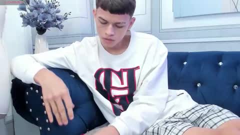 Snapshot of apolo_jonnes chatting on March 15, 2:12 pm online show from March 15, 2:12 pm