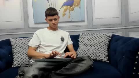 Snapshot of apolo_jonnes chatting on March 19, 1:42 am online show from March 19, 1:42 am