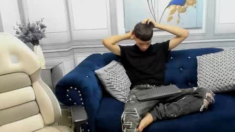 Snapshot of apolo_jonnes chatting on March 22, 1:31 am online show from March 22, 1:31 am