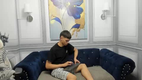 Snapshot of apolo_jonnes chatting on March 28, 2:11 am online show from March 28, 2:11 am