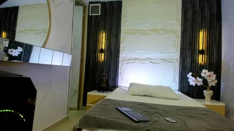 Snapshot of apolo_jonnes chatting on April 2, 2:53 am online show from April 2, 2:53 am