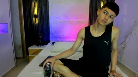 Snapshot of apolo_jonnes chatting on April 5, 12:08 am online show from April 5, 12:08 am