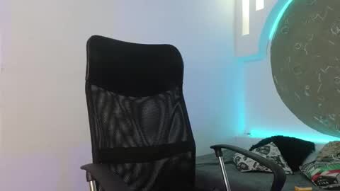 Apolo Lux  online show from February 2, 8:51 pm