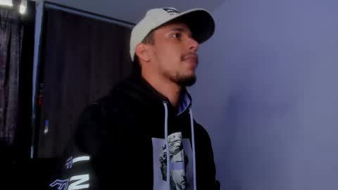 Snapshot of apolodg1 chatting on January 1, 6:16 pm TONY INDEPENDENT MODEL online show from January 1, 6:16 pm