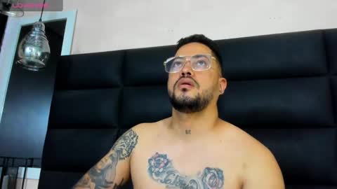 Snapshot of apolomarcos_ chatting on January 2, 3:05 am marcos online show from January 2, 3:05 am