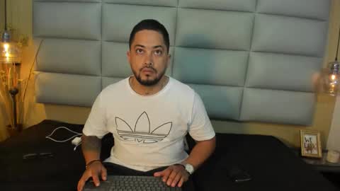 Snapshot of apolomarcos_ chatting on February 16, 3:46 am marcos online show from February 16, 3:46 am