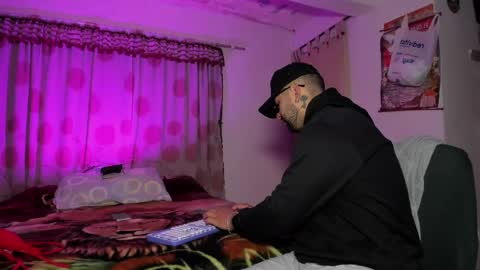 Lola  Apolo online show from April 19, 5:18 am