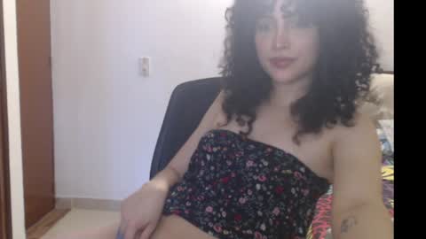 Snapshot of apolosbitch chatting on January 21, 9:04 pm Nix online show from January 21, 9:04 pm