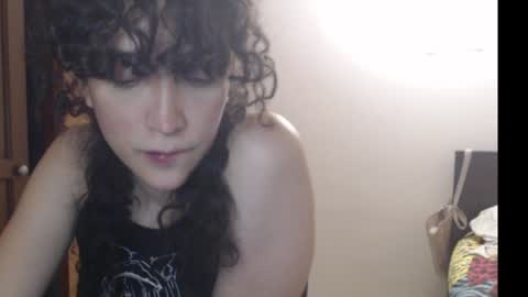 Snapshot of apolosbitch chatting on January 22, 11:43 pm Nix online show from January 22, 11:43 pm