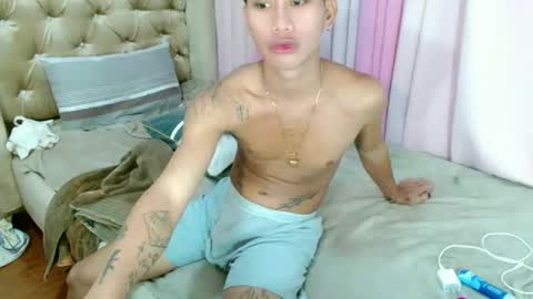 apple_kisses24k online show from May 21, 10:33 am