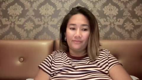 Snapshot of apple_pie_love chatting on October 22, 6:29 pm Anika online show from October 22, 6:29 pm