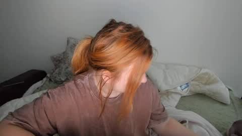 Snapshot of appleyummybuns chatting on June 5, 4:19 am appleyummybuns online show from June 5, 4:19 am