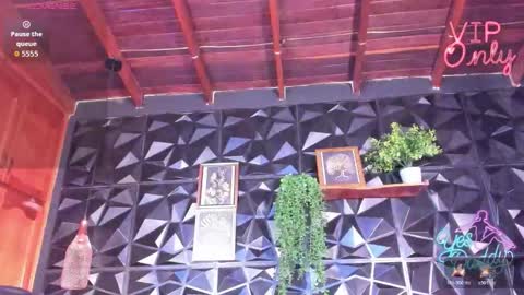 apprilfoxx online show from February 8, 12:30 pm