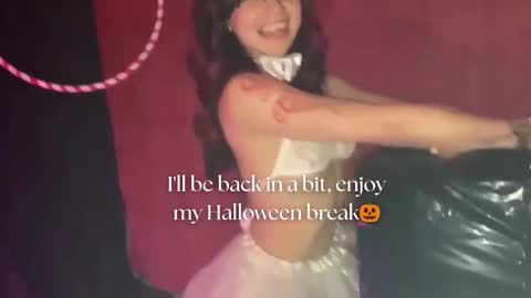 Snapshot of april_bennett chatting on November 3, 11:55 am   online show from November 3, 11:55 am