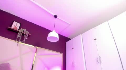 Snapshot of april_bowie chatting on October 4, 12:03 pm April online show from October 4, 12:03 pm