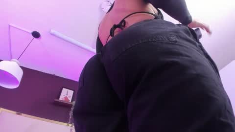 Snapshot of april_bowie chatting on October 11, 12:04 pm April online show from October 11, 12:04 pm