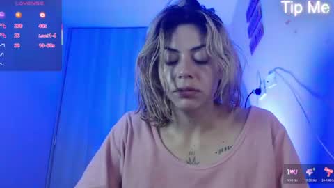 Snapshot of april_dumont5 chatting on July 23, 10:57 am April Dumont online show from July 23, 10:57 am