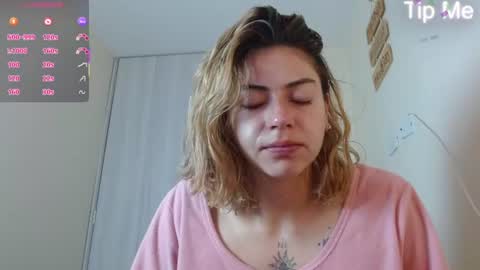 Snapshot of april_dumont5 chatting on July 25, 12:25 pm April Dumont online show from July 25, 12:25 pm