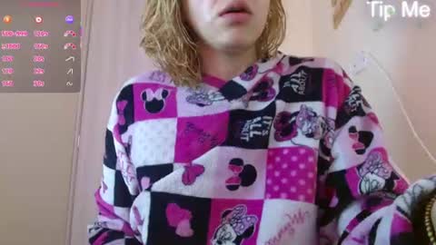 Snapshot of april_dumont5 chatting on July 27, 12:45 pm April Dumont online show from July 27, 12:45 pm