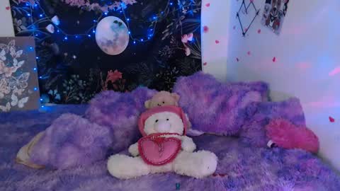 april_l6 online show from January 29, 12:33 am