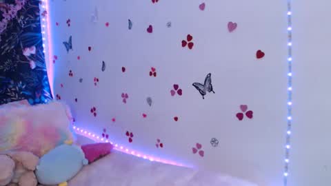 april_l6 online show from September 14, 9:58 pm