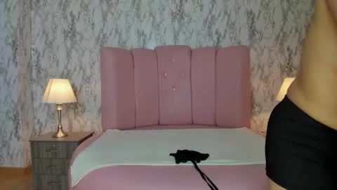 Snapshot of aprilalvarez chatting on July 31, 12:04 pm 1430 2100 -5 online show from July 31, 12:04 pm
