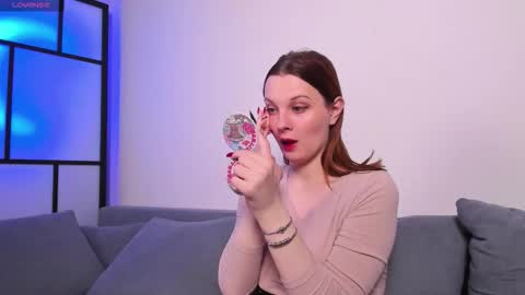 Snapshot of aprilavery chatting on October 4, 3:43 pm April online show from October 4, 3:43 pm