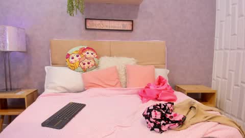 AprilBom online show from March 27, 11:43 am