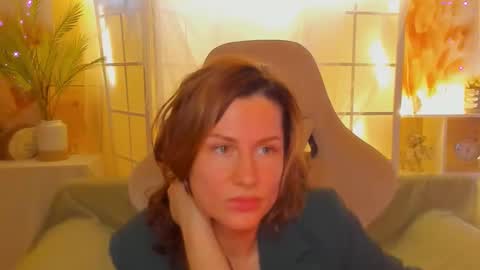 aprill_o_nill online show from December 4, 3:10 pm