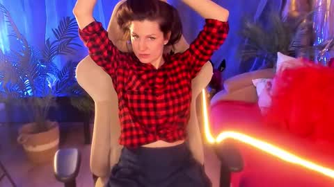 aprill_o_nill online show from March 24, 4:56 pm