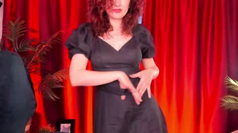 aprill_o_nill online show from May 12, 4:15 pm
