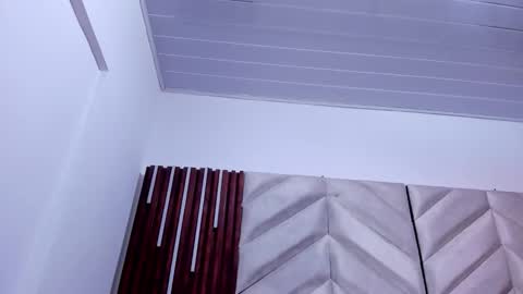 Snapshot of aprill_vagner chatting on February 14, 3:25 am Aprill Vagner online show from February 14, 3:25 am