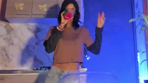 Snapshot of aprillebony319262 chatting on January 18, 4:27 am aprillebony319262 online show from January 18, 4:27 am