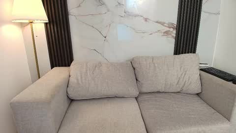 aprillross online show from December 15, 12:31 pm