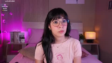aprilqueenie online show from May 18, 7:31 pm