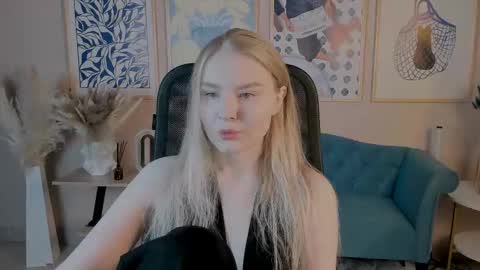 Snapshot of aprilserenity chatting on September 13, 11:26 pm April. All year round. online show from September 13, 11:26 pm