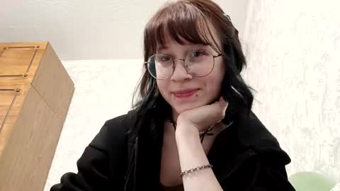 Triss online show from February 9, 5:28 pm