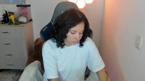 aqua emilly online show from October 21, 11:16 pm