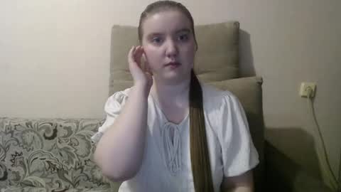 Josefin online show from May 8, 3:50 pm