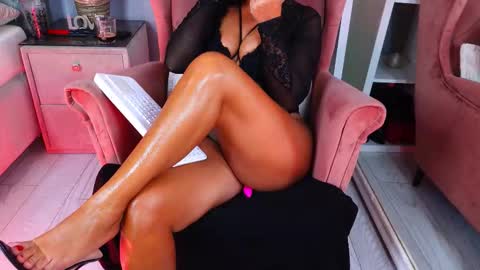 AQueenMonica online show from September 18, 1:57 pm