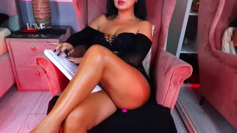 AQueenMonica online show from September 28, 2:17 am