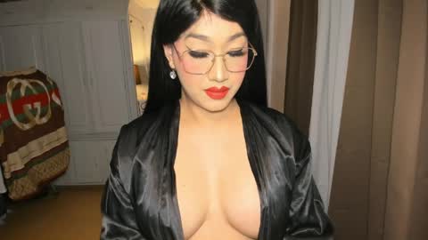 Alicia online show from April 19, 6:10 pm