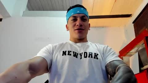 Snapshot of aquiles_51 chatting on September 12, 5:13 pm Jonathan online show from September 12, 5:13 pm